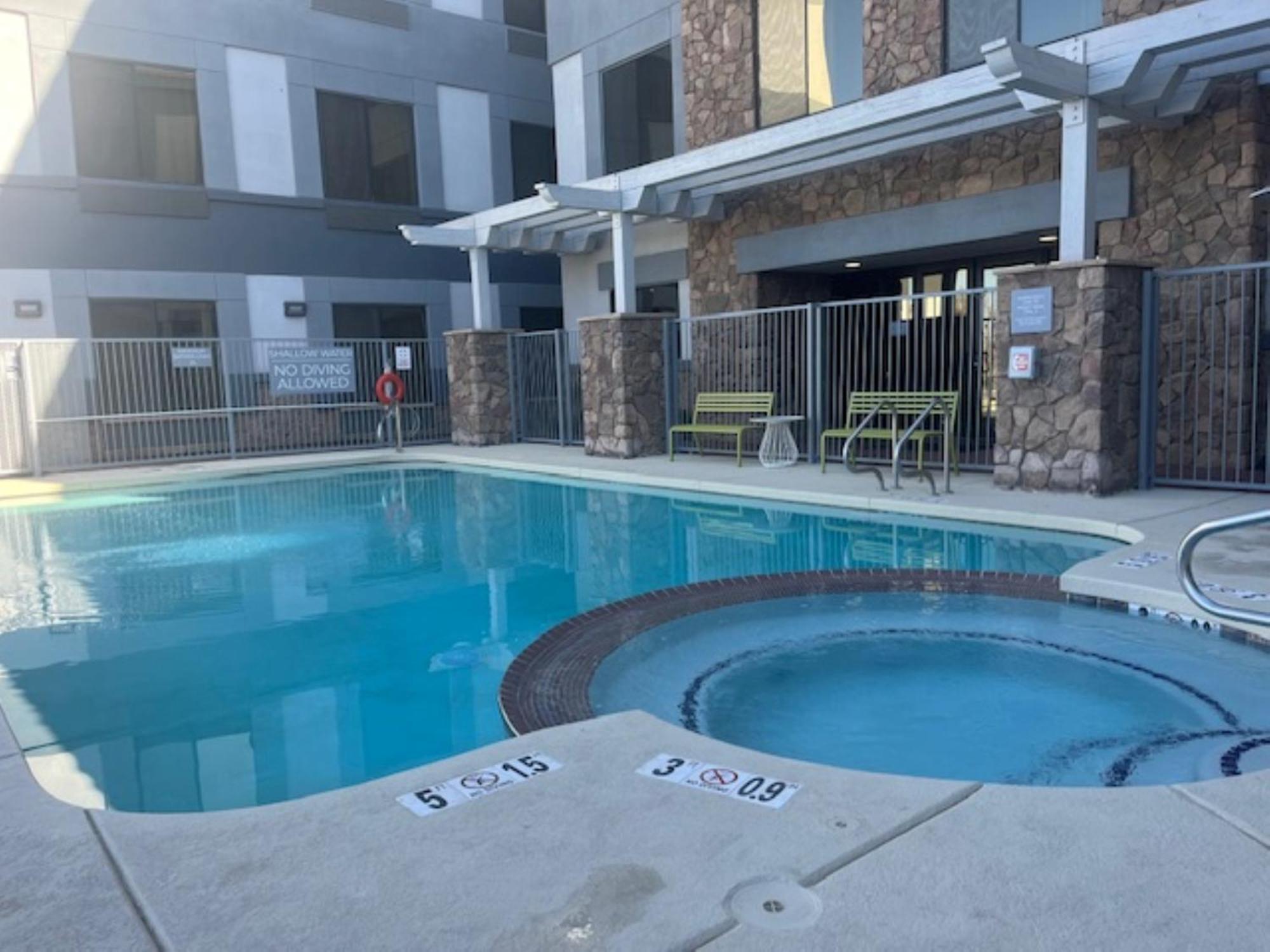 Spark By Hilton Phoenix East Mesa Extérieur photo