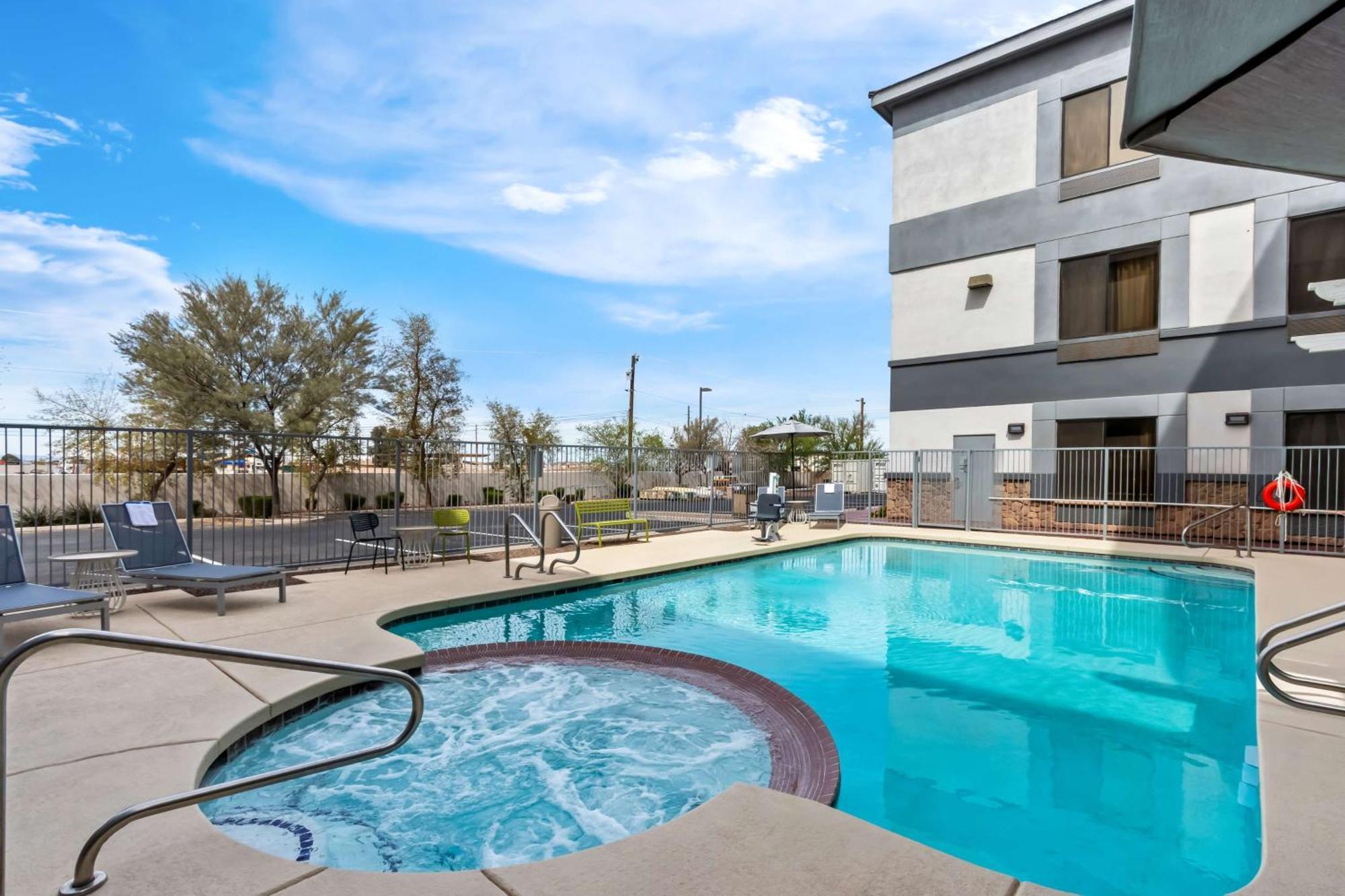 Spark By Hilton Phoenix East Mesa Extérieur photo